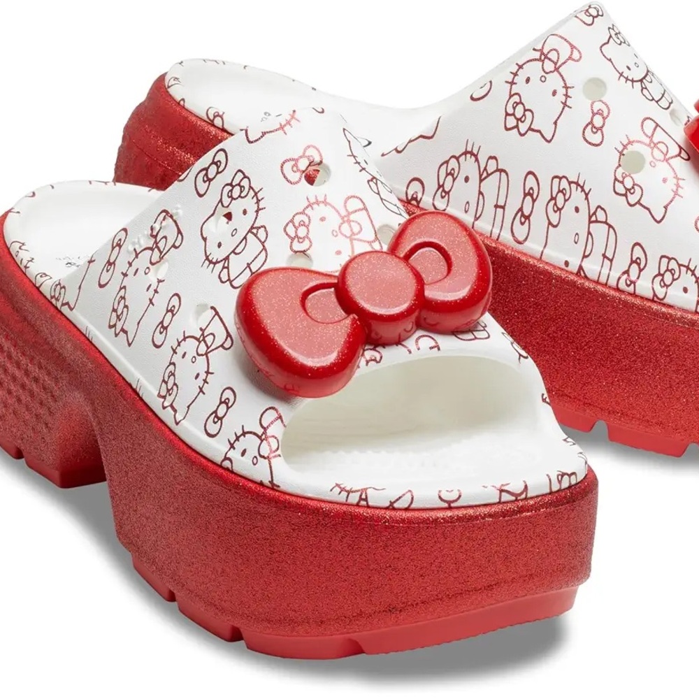 NWT HELLO KITTY CROCS Size 10W/8M